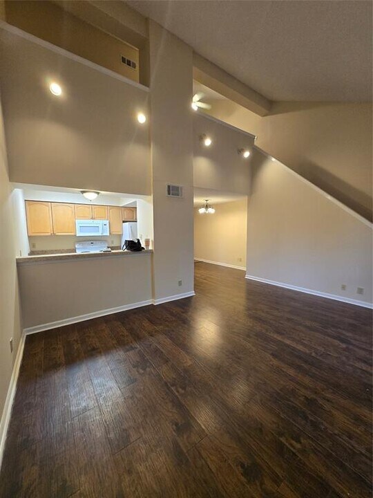 3900 Aspen Dr in Montgomery, TX - Building Photo