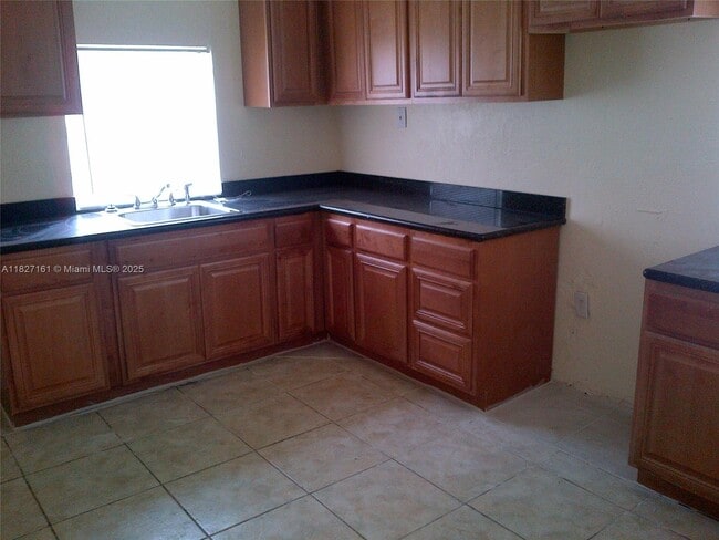 4008 SW 23rd St in West Park, FL - Building Photo - Building Photo