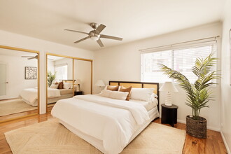 970 Palm Ave, Unit 2107 in West Hollywood, CA - Foto de edificio - Building Photo