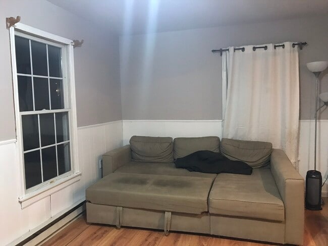 201 Lock St, Unit SM