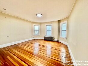39 Watts St in Malden, MA - Foto de edificio - Building Photo