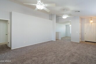 2011 S 172nd Ave in Goodyear, AZ - Foto de edificio - Building Photo