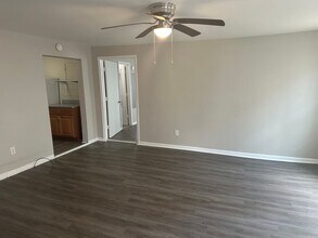231 E Cambridge Ave in Greenwood, SC - Building Photo - Building Photo