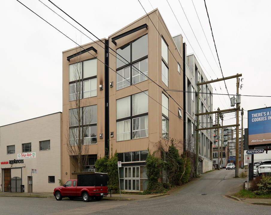 Granite Block in Vancouver, BC - Building Photo