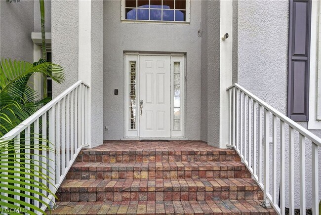 5541 Harborage Dr in Ft. Myers, FL - Building Photo - Building Photo
