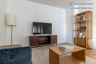 315 East 86th St in New York, NY - Building Photo - Building Photo
