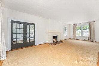 2000 Dilworth Rd W in Charlotte, NC - Building Photo - Building Photo