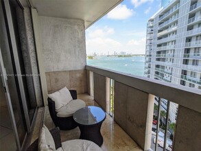 800 West Ave, Unit 938 in Miami Beach, FL - Foto de edificio - Building Photo