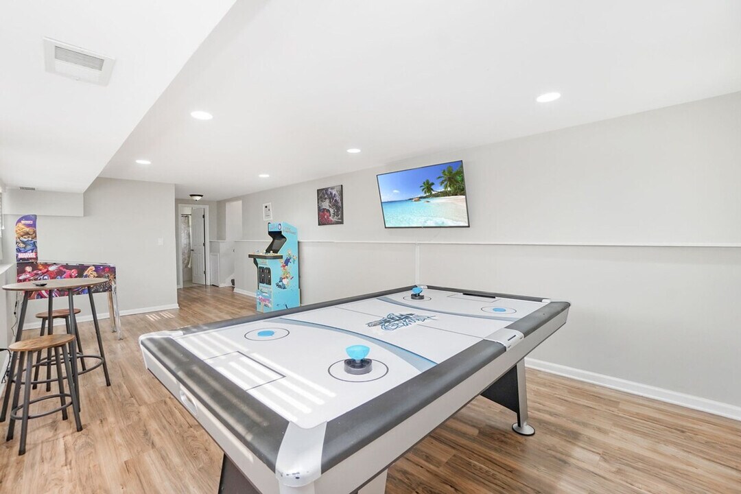 238 Carter Ct, Unit ID1285056P in Northbrook, IL - Building Photo