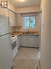 137 Toulon Crescent in London, ON - Building Photo - Building Photo