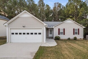 757 Newport Dr in Villa Rica, GA - Building Photo