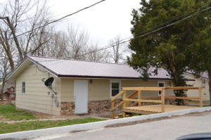 208 Locust St in Exeter, MO - Building Photo - Building Photo