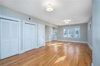 117 Sigourney St, Unit 1 in Hartford, CT - Foto de edificio - Building Photo
