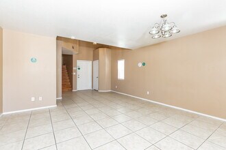 1011 Emerald Stone Ave in North Las Vegas, NV - Building Photo - Building Photo