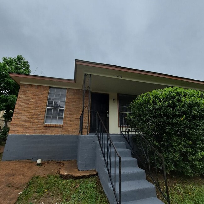 property at 4432 Sumners Wells Rd
