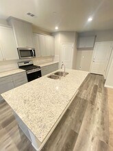 Modern 4-Bedroom Home in Northeast Bakersf in Bakersfield, CA - Building Photo - Building Photo