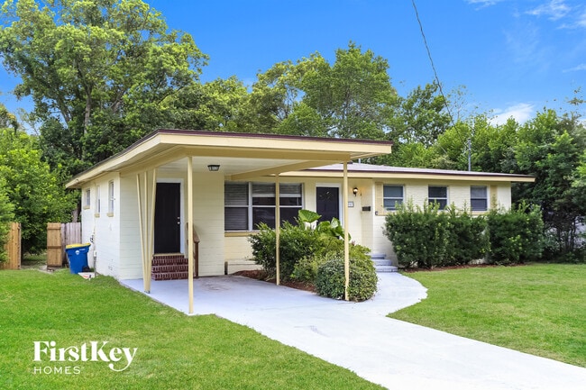 2517 Columbine Dr N in Jacksonville, FL - Building Photo - Building Photo