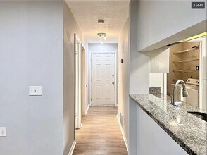 326 Warm Springs Cir in Roswell, GA - Building Photo - Building Photo