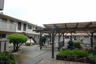 Mark-Williams Apartments in San Jose, CA - Foto de edificio - Building Photo