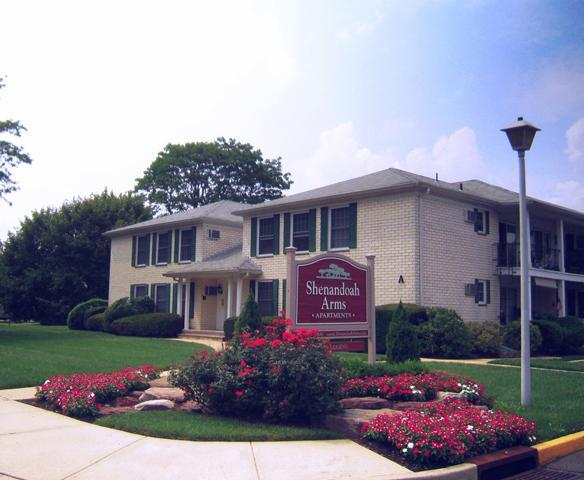 Shenandoah Arms, LLC in Spring Lake, NJ - Foto de edificio - Building Photo