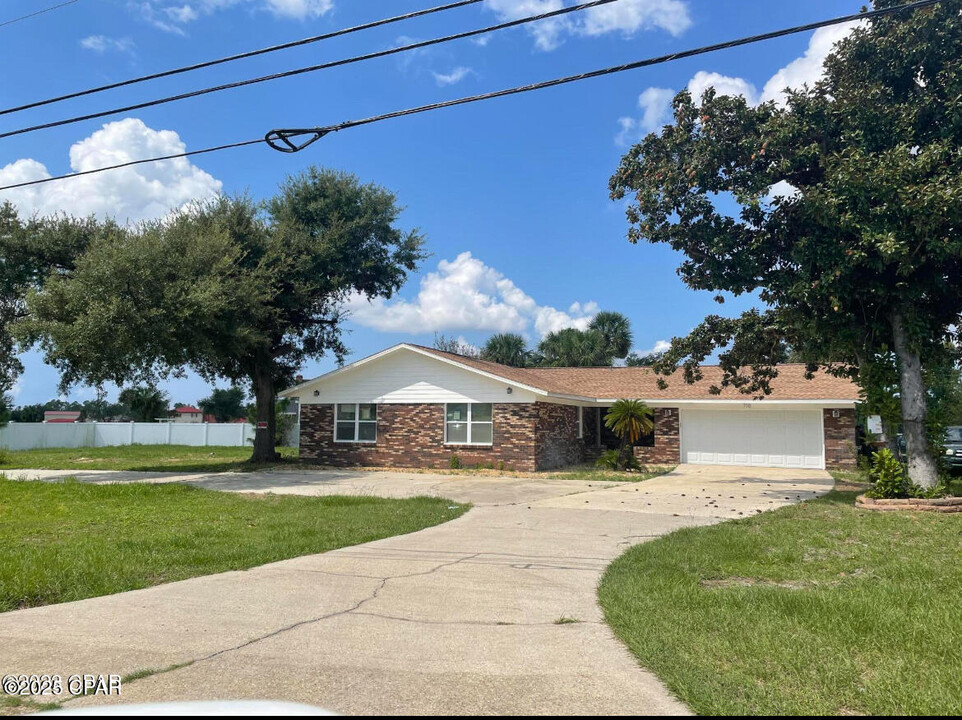710 Plantation Dr in Panama City, FL - Building Photo