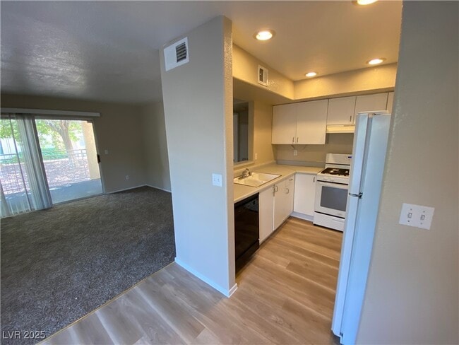 5000 Red Rock St in Las Vegas, NV - Building Photo - Building Photo