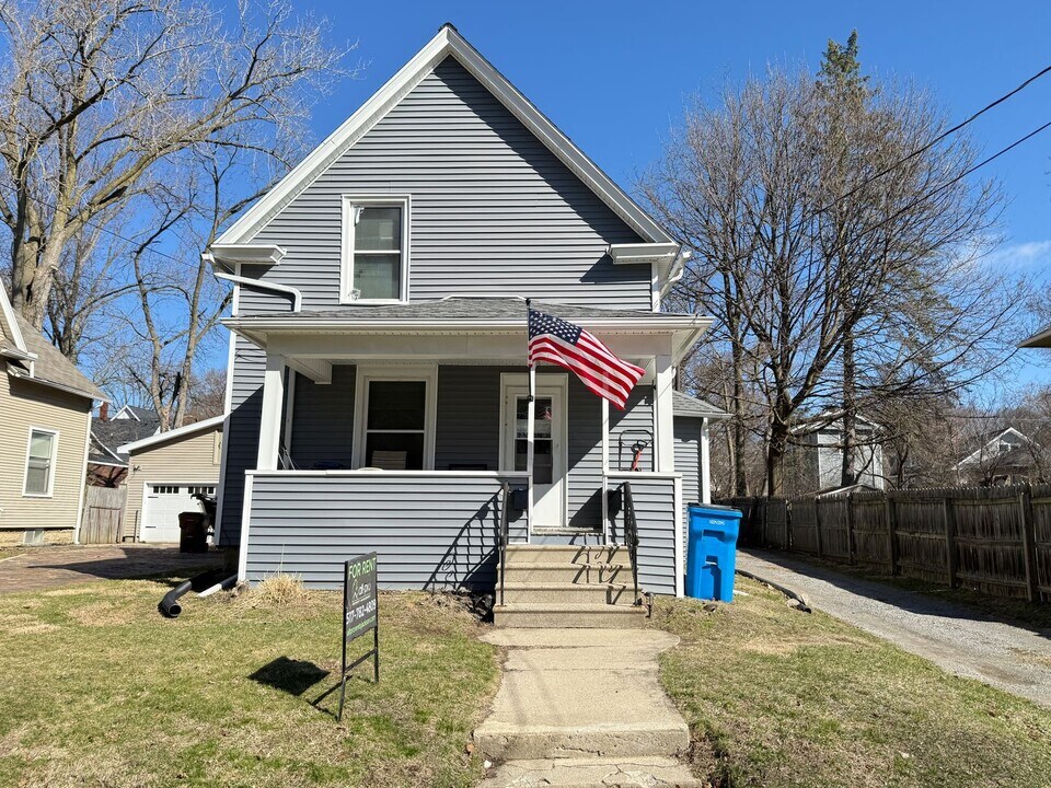 748 Randolph St in Jackson, MI - Foto de edificio