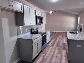 303 Grand Oaks Dr in Goldsboro, NC - Building Photo - Building Photo