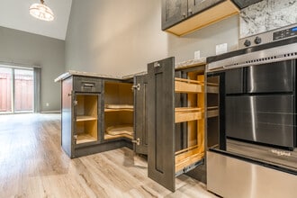 Woodglen Terrace Apartments in Modesto, CA - Building Photo - Interior Photo