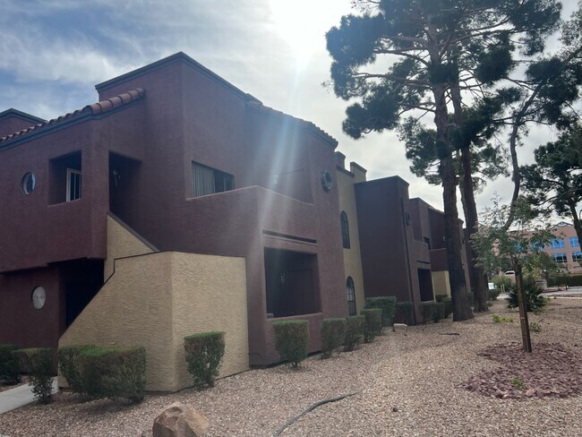 4050 Pacific Harbors Dr, Unit 146 in Las Vegas, NV - Foto de edificio - Building Photo