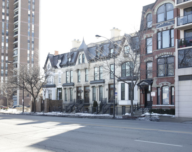 1914 N Clark St in Chicago, IL - Building Photo - Building Photo