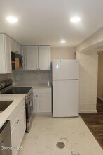 888 Lancaster St in Albany, NY - Building Photo - Building Photo