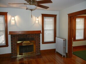 20 Colbert St, Unit 20 Colbert St., Unit #1 in Boston, MA - Foto de edificio - Building Photo