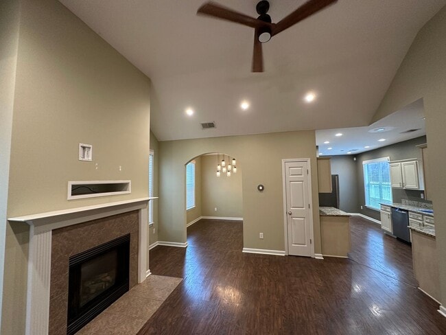 1463 Down River Dr in Memphis, TN - Building Photo - Building Photo