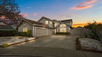 152 Chesapeake Dr in Vallejo, CA - Building Photo