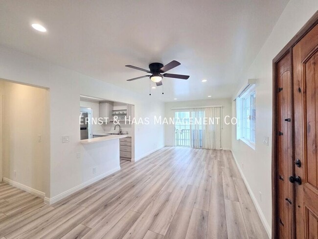 1084 Walnut Ave in Long Beach, CA - Building Photo - Building Photo