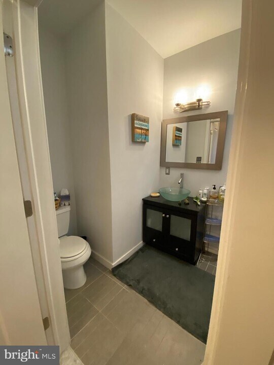 4742 Pine St-Unit -203 in Philadelphia, PA - Building Photo