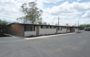 Estrella Flats in Tucson, AZ - Building Photo - Building Photo