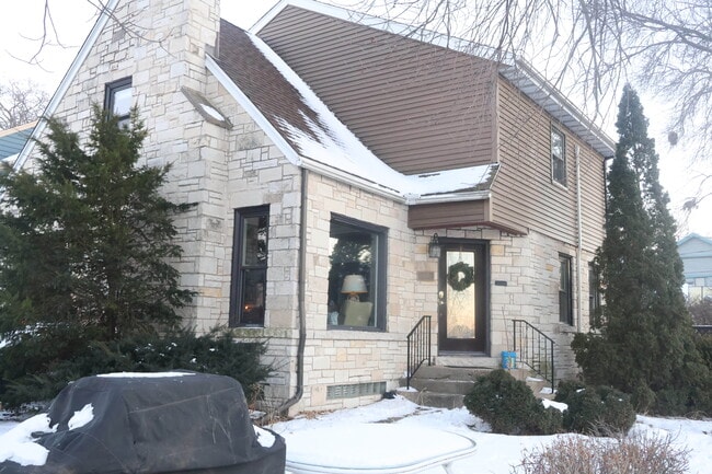 property at 637 S Shore Dr