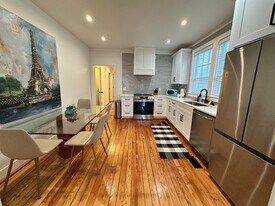 408 E 40th St in Savannah, GA - Building Photo