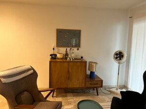 5651 N Sumner Way in Culver City, CA - Foto de edificio - Building Photo