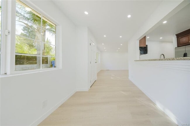 10431 Las Lunitas Ave in Los Angeles, CA - Building Photo - Building Photo