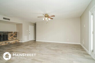 8913 Vernon Dr, Unit #19 in Rowlett, TX - Building Photo - Building Photo