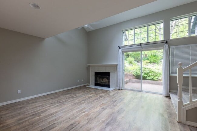 9729 NW Miller Hill Dr in Portland, OR - Building Photo - Building Photo