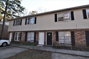 7653 Hunters Ridge Ln in North Charleston, SC - Building Photo