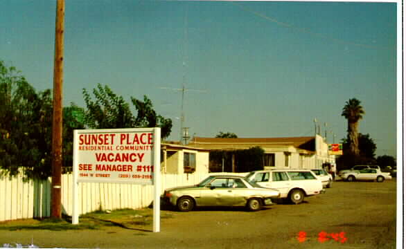 Sunset Place Residential Community in Firebaugh, CA - Building Photo