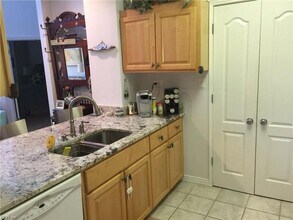 2320 Sea Shell Rd in Virginia Beach, VA - Foto de edificio - Building Photo