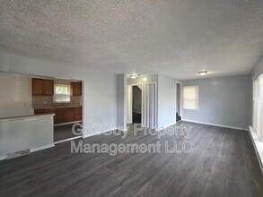 22221 Pembroke Ave in Detroit, MI - Building Photo - Building Photo