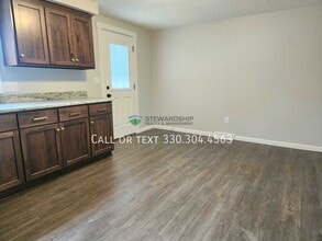 157 Elm St NE in Brewster, OH - Building Photo - Building Photo
