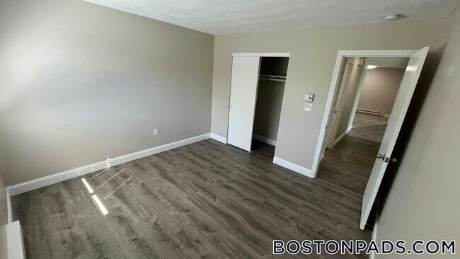 310 Thompson Rd in Webster, MA - Building Photo - Building Photo